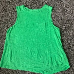 Tank top sleeveless shirt.